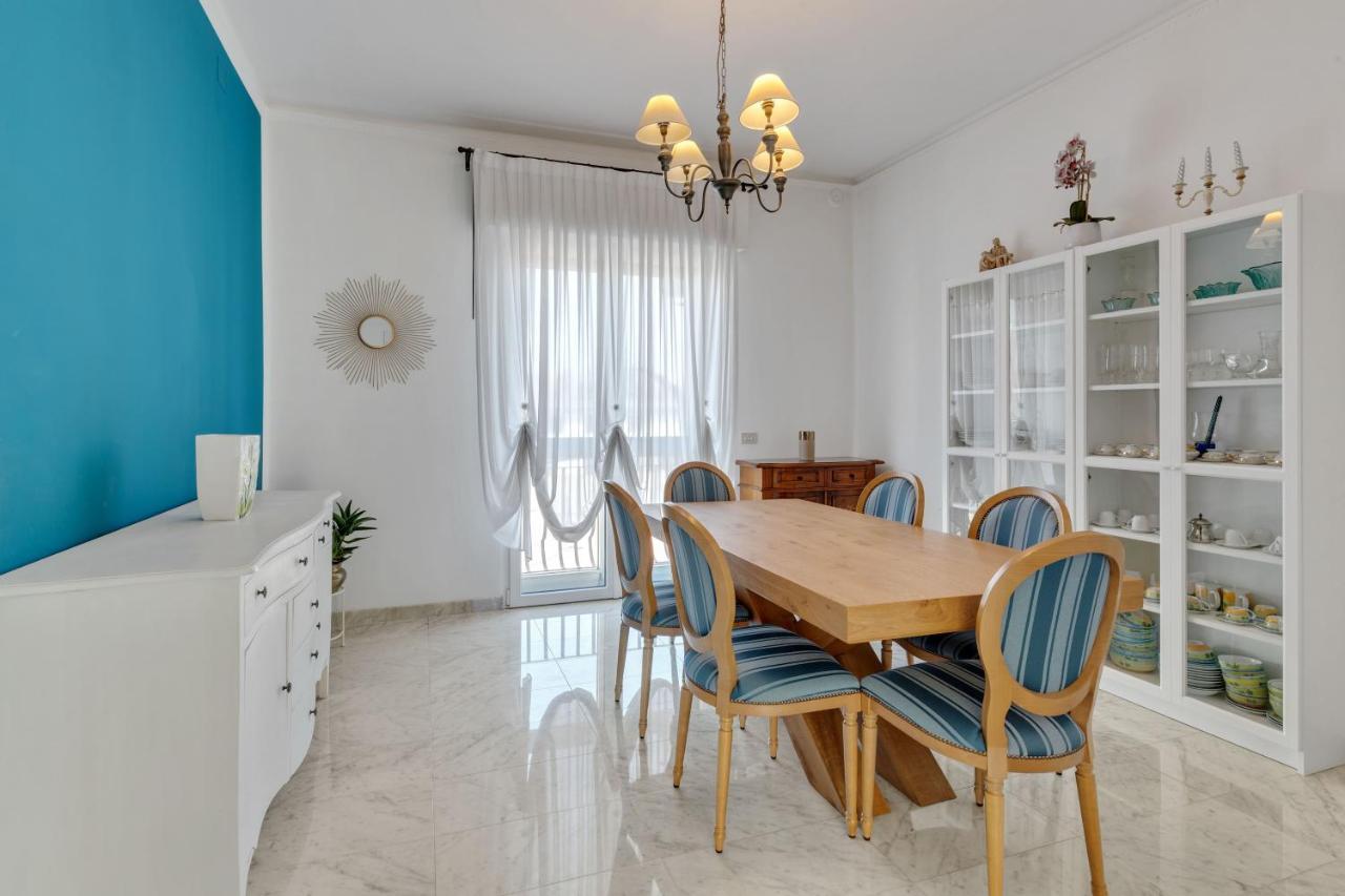 Elegant Blue Vicenza
